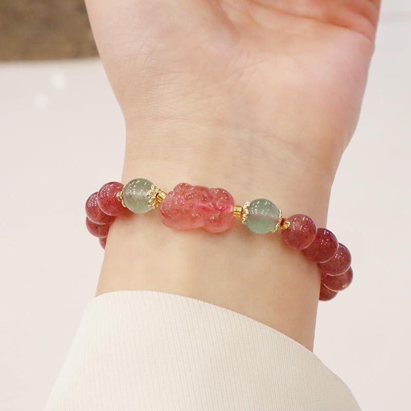 New crystal strawberry crystal fox amulet bracelet for women, small bear fox pendant jewelry accessory